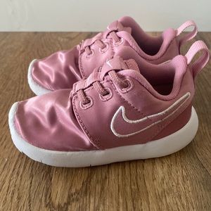Nike toddler sneakers